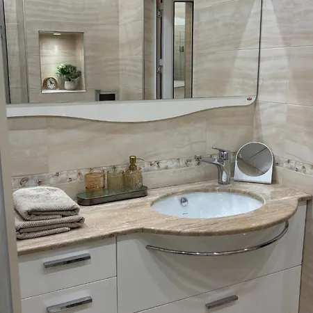 Cosy 11mins Center Apartman